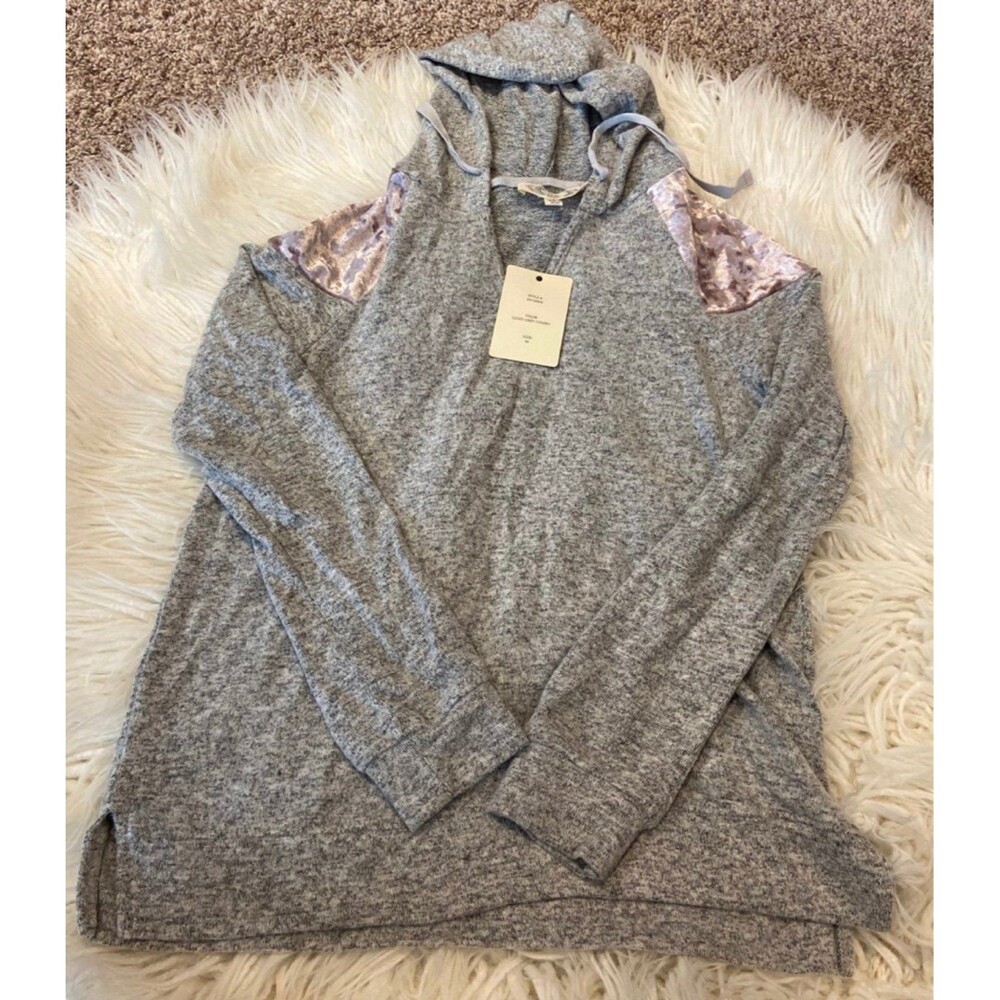 Medium Pink Rose hooded soft sweater new with tags